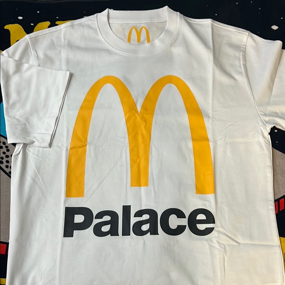 Palace x McDonald's Logo Tee - Picture 2 of 8